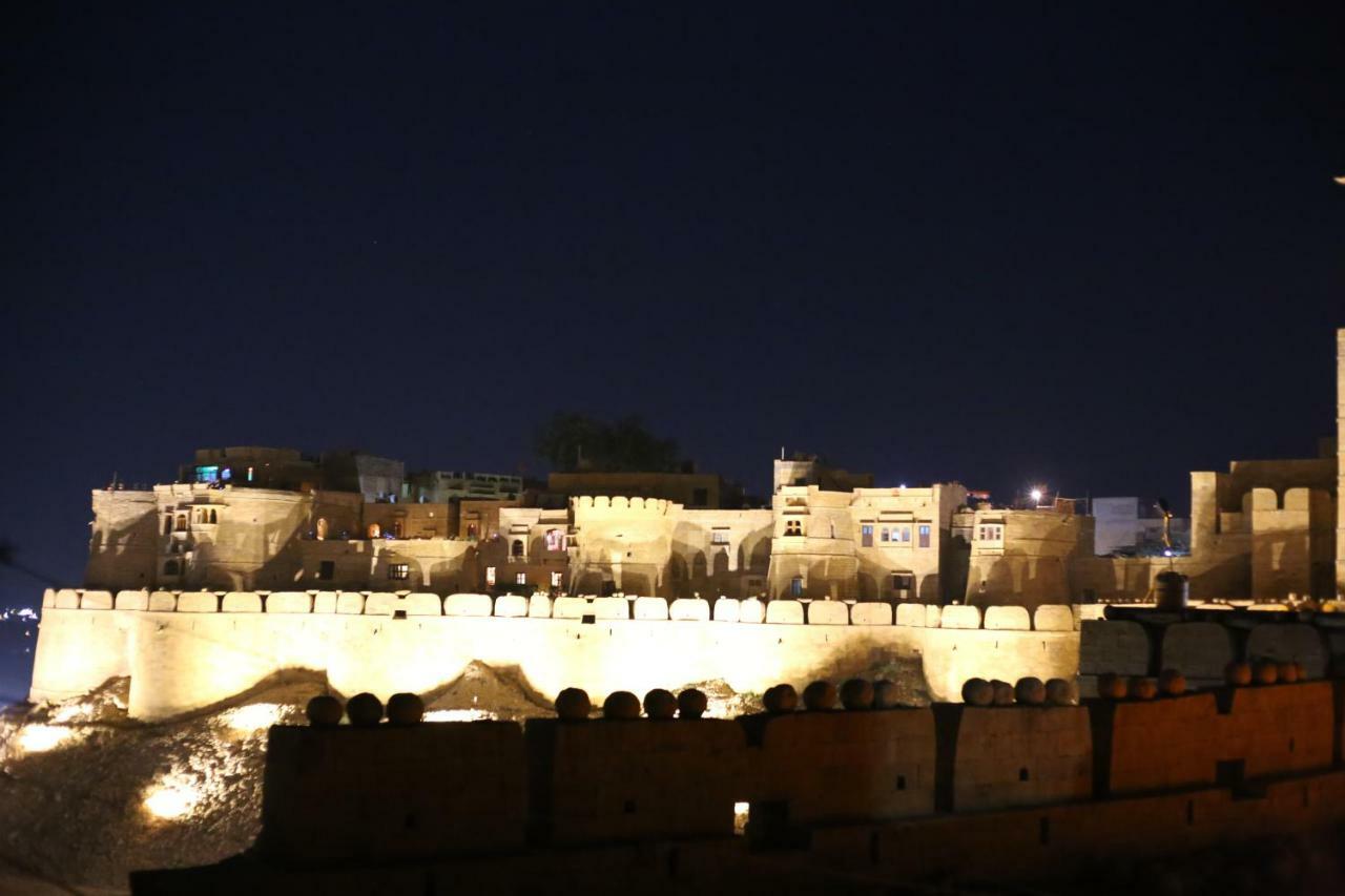 Hotel Desert Boy'S - Royal Stay On Fort Dzsaiszalmer Kültér fotó
